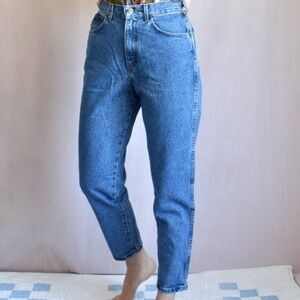 Chic vintage Mom jeans high rise Made in USA circa 1980s/1990s